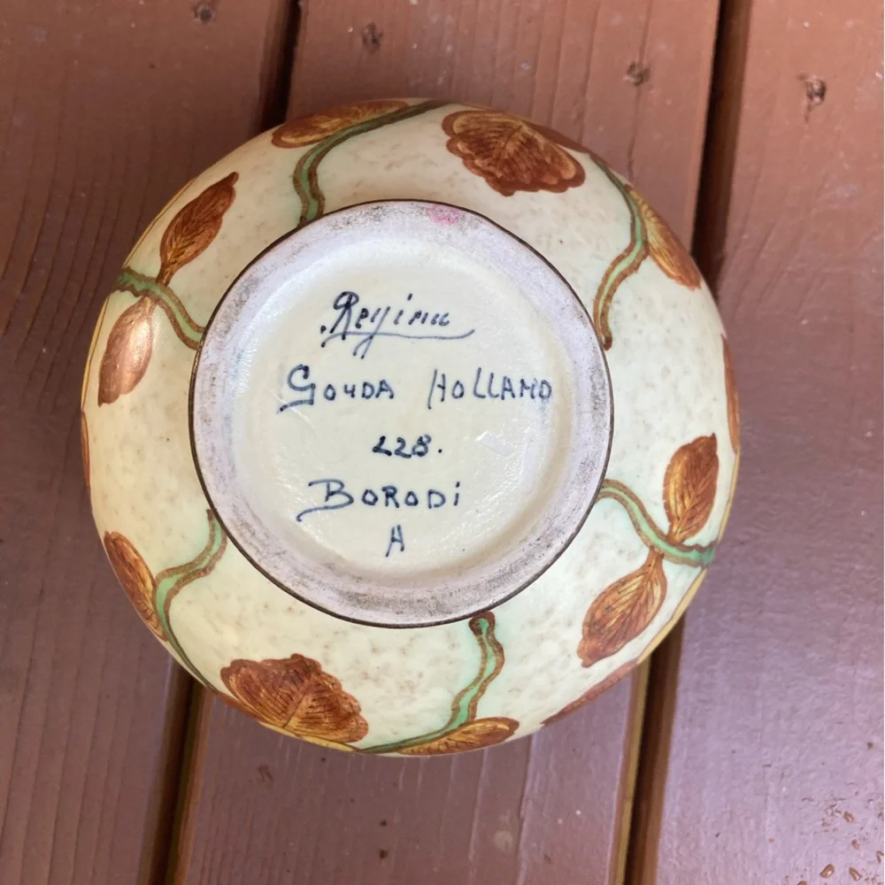 Dutch Antique Short Vase - Picture 10 of 10